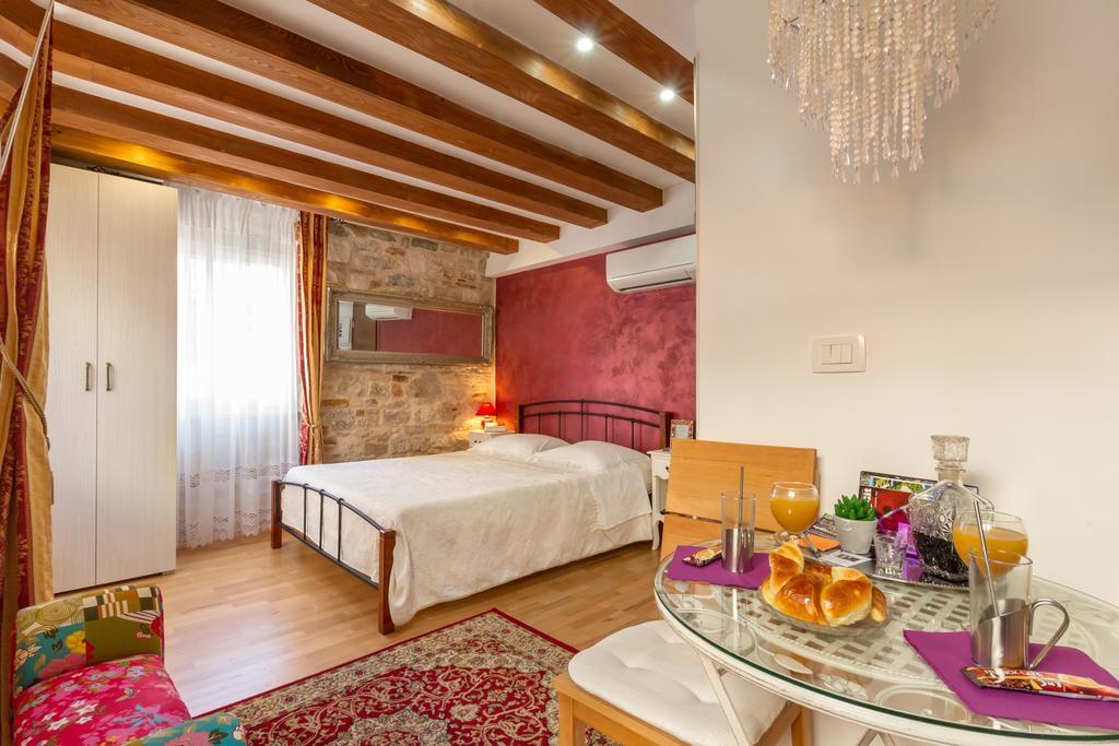 Studios Aurelia Palace Спліт Номер фото